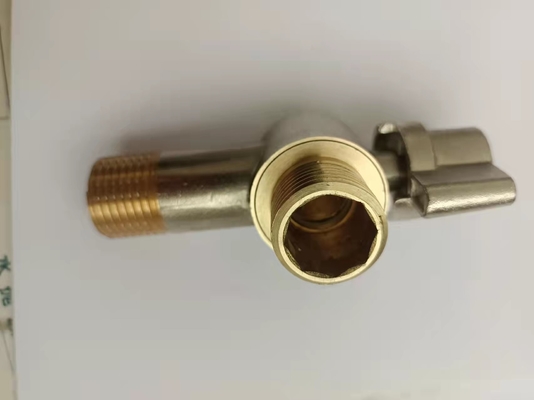 Double outlet segitiga tembaga nyaman roda tangan menebalkan anti kebocoran katup sudut