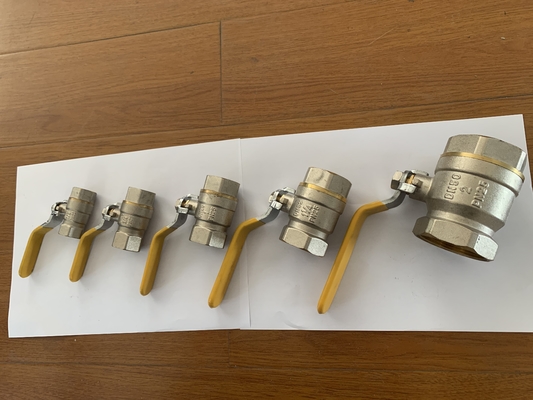 1/2 3/4 &quot;inci grosir seng Kuningan Ball Valve dengan pegangan plastik kuning